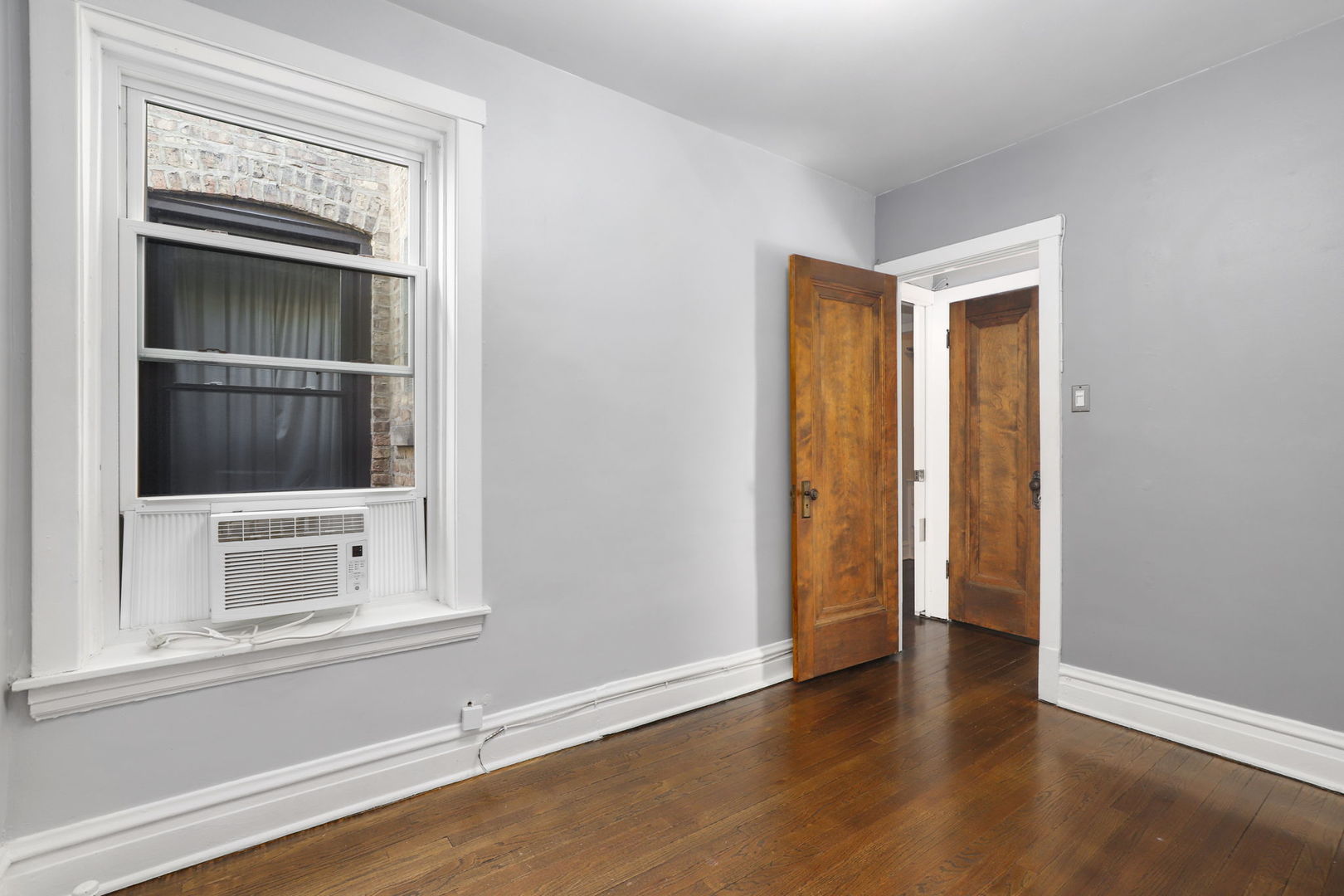 738 W Wrightwood Avenue Unit: 3