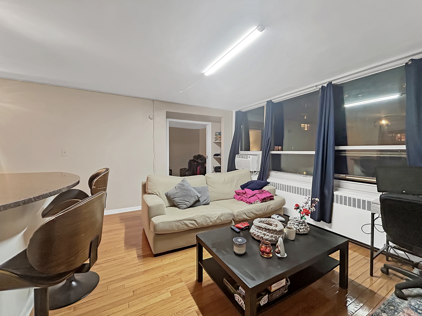3950 N LAKE SHORE Drive Unit: 922