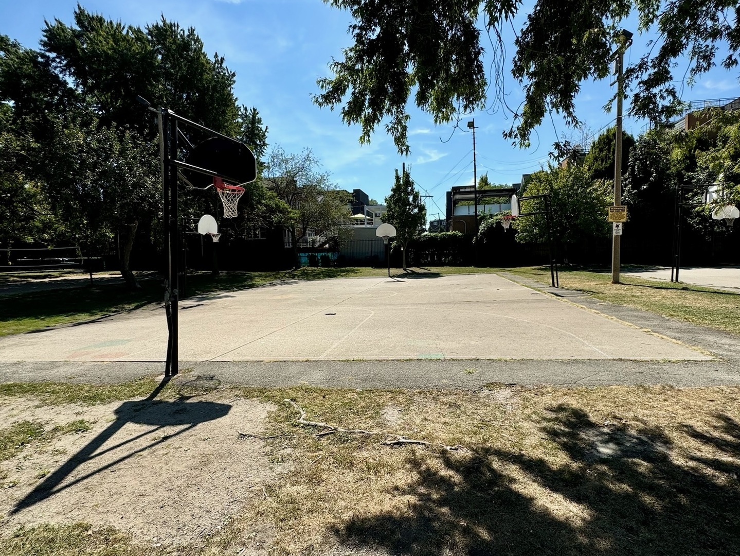 2619 N ASHLAND Avenue Unit: 3S