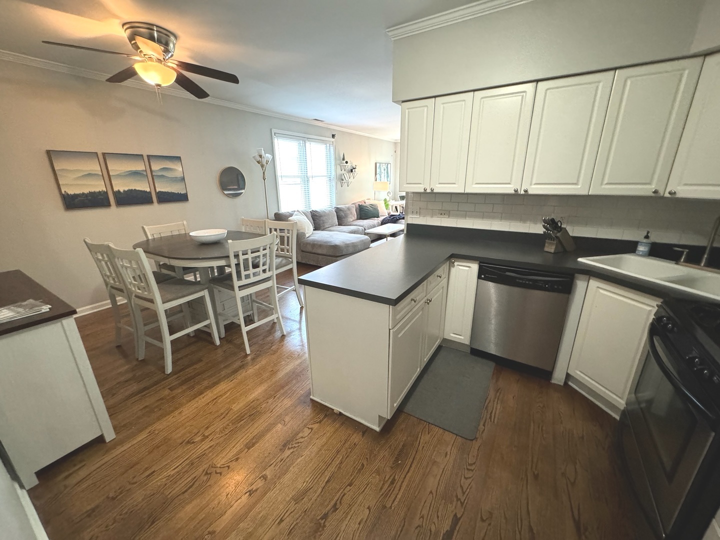 2619 N ASHLAND Avenue Unit: 3S