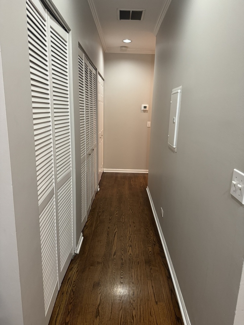 2619 N ASHLAND Avenue Unit: 3S