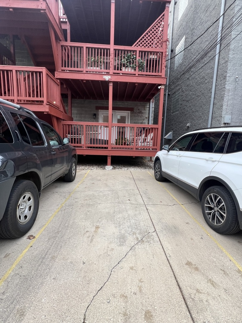 2619 N ASHLAND Avenue Unit: 3S