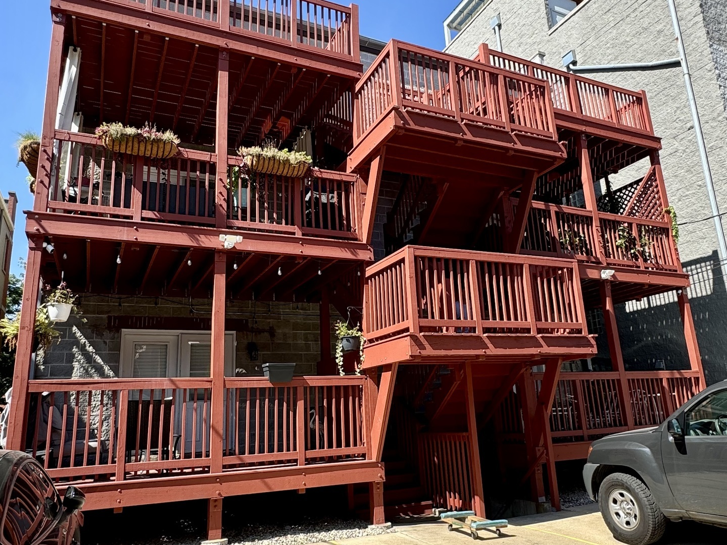 2619 N ASHLAND Avenue Unit: 3S