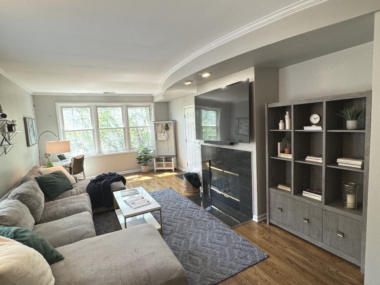 2619 N ASHLAND Avenue Unit: 3S