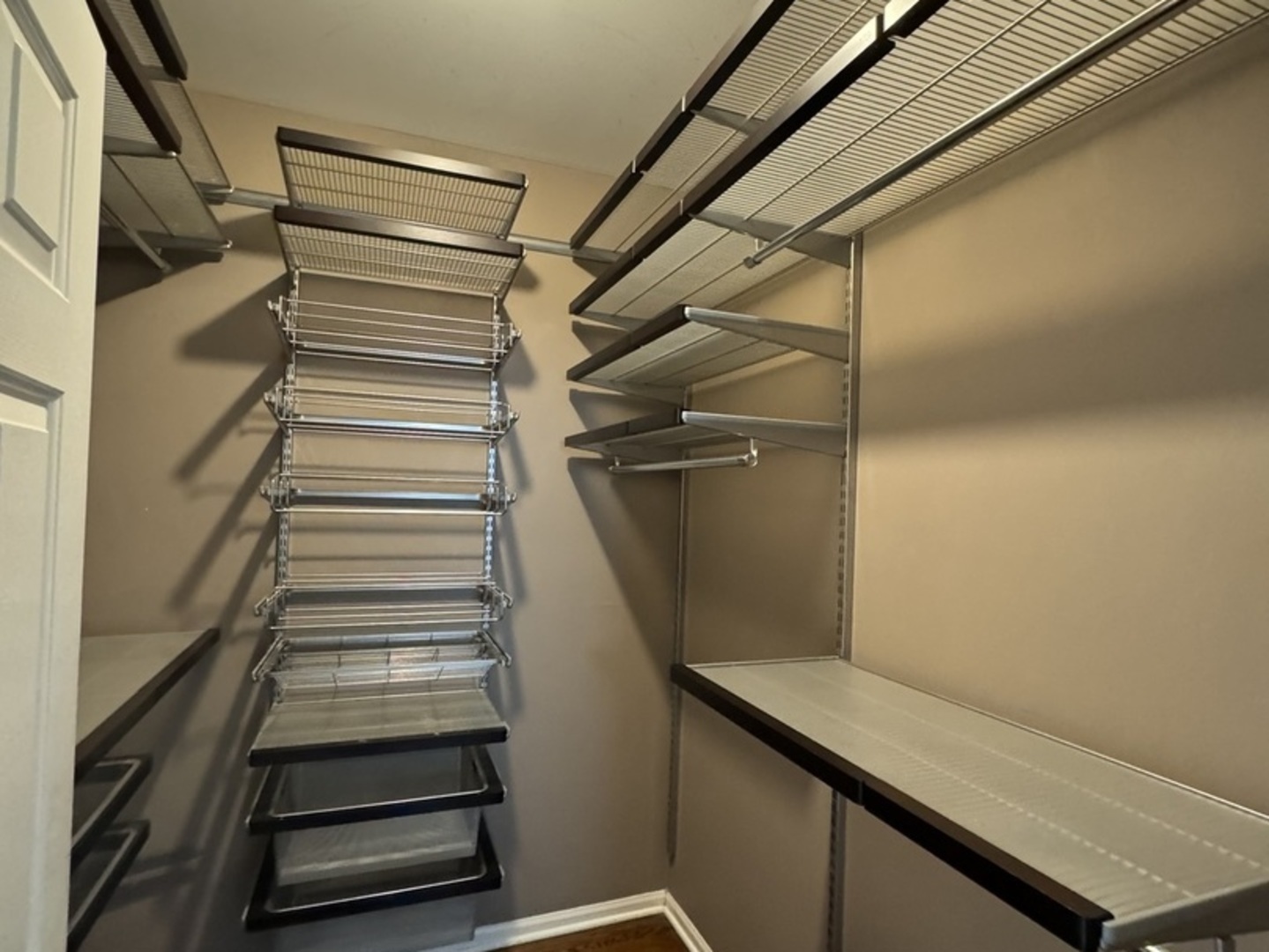 2619 N ASHLAND Avenue Unit: 3S