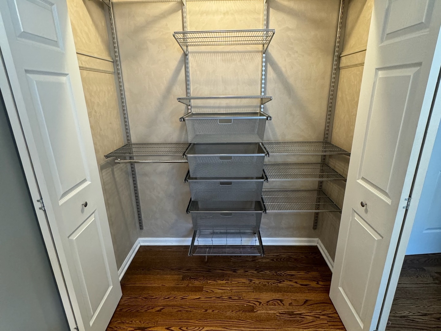 2619 N ASHLAND Avenue Unit: 3S