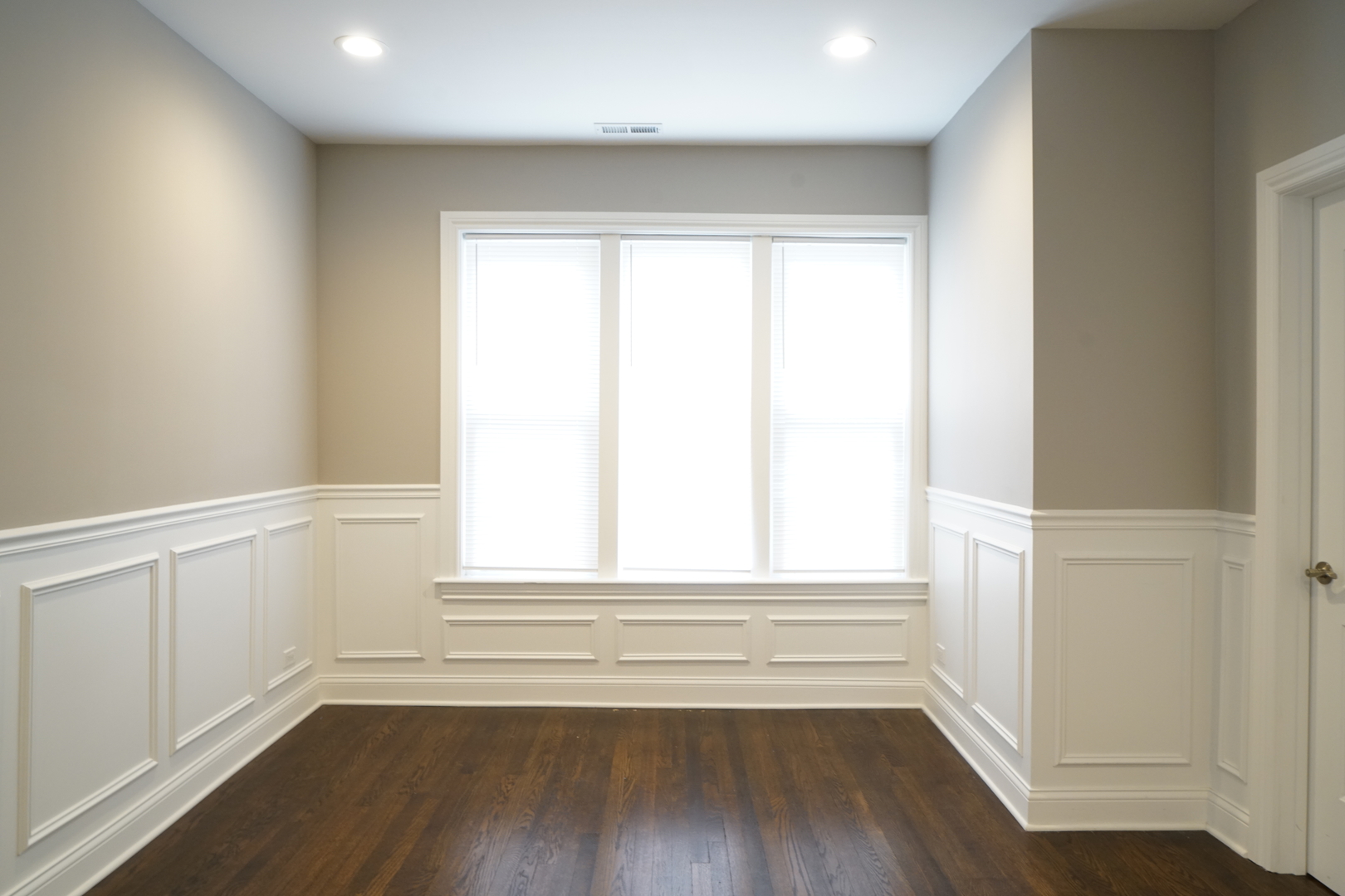 2957 N Avers Avenue Unit: 2F
