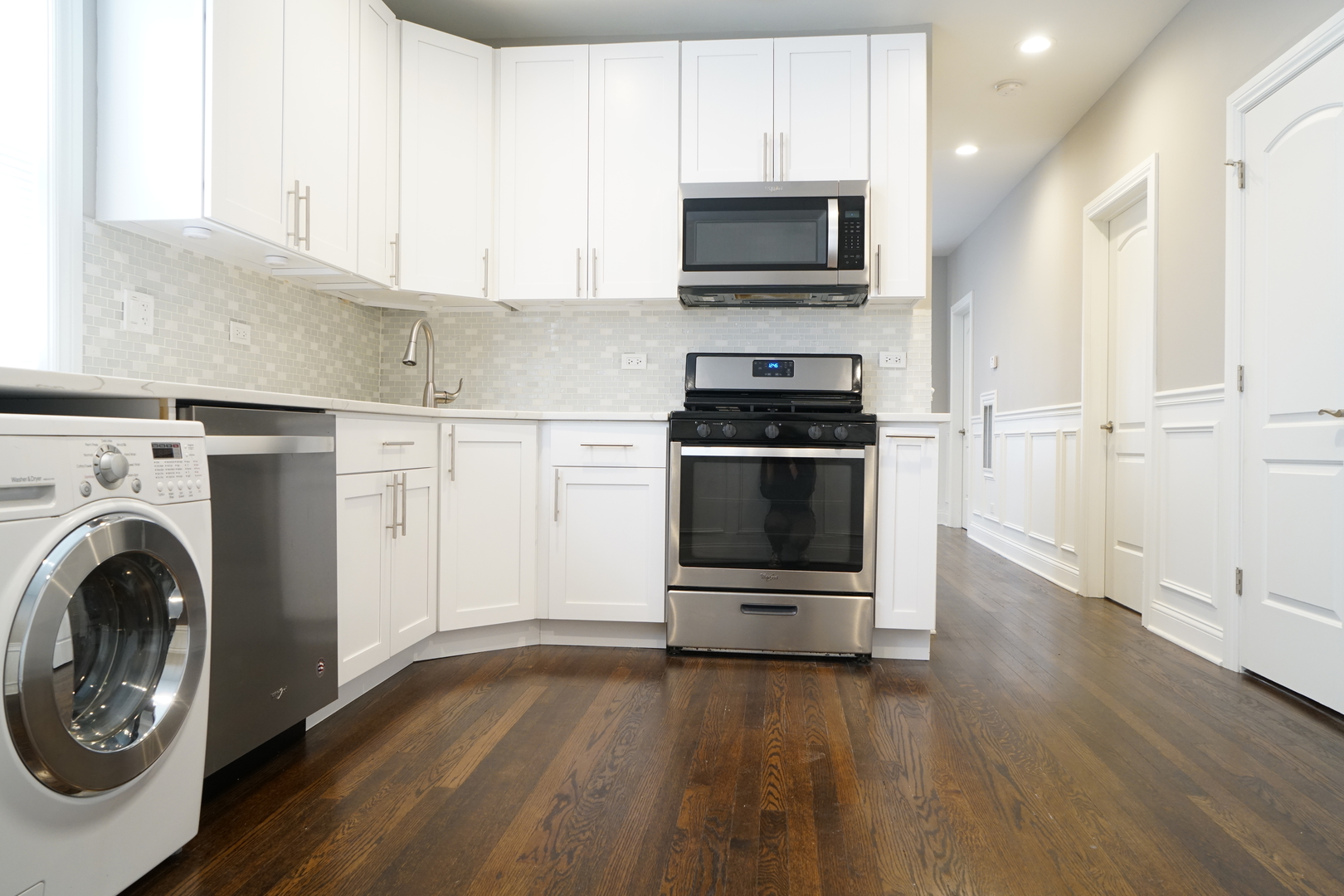 2957 N Avers Avenue Unit: 2F