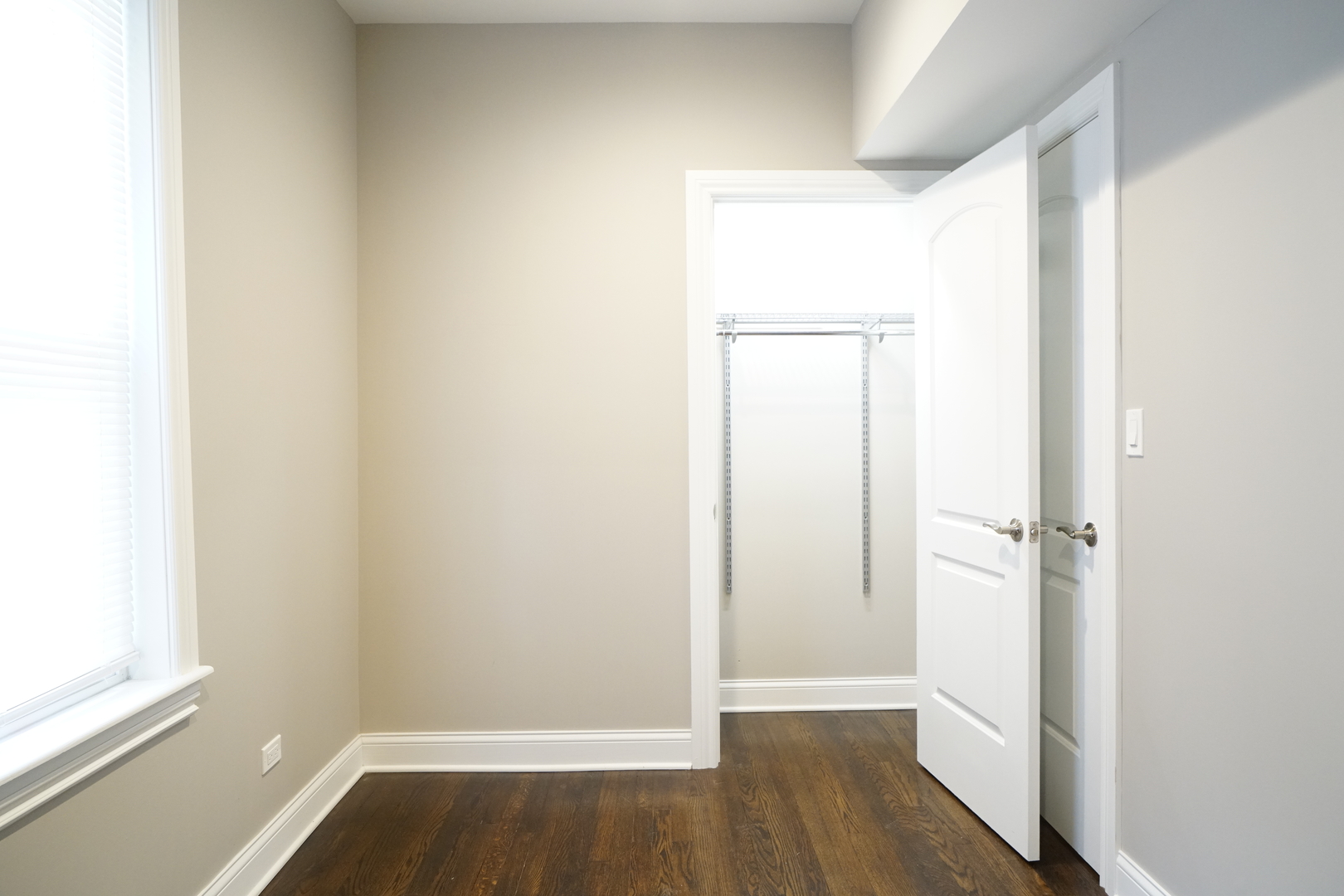 2957 N Avers Avenue Unit: 2F