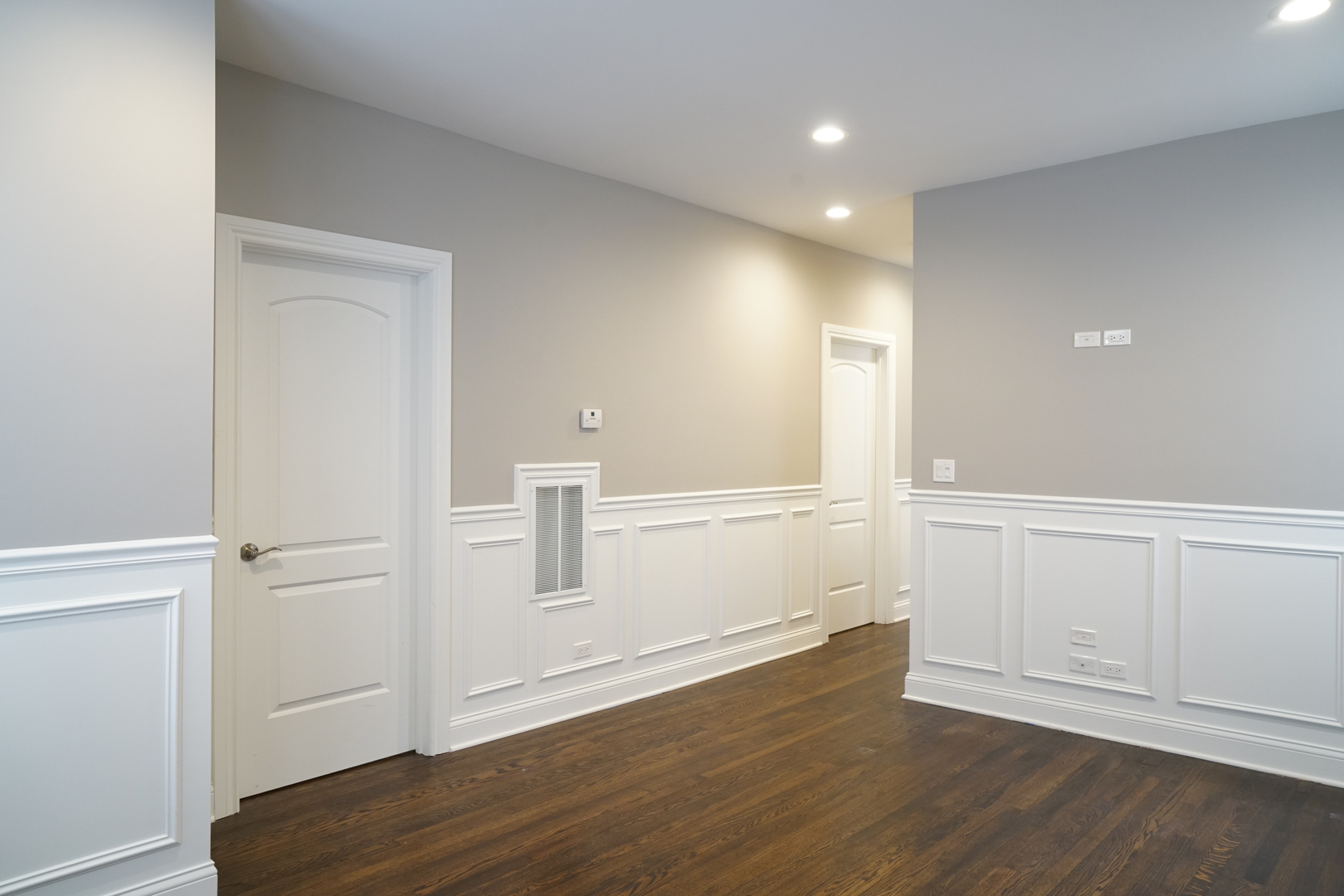 2957 N Avers Avenue Unit: 2F