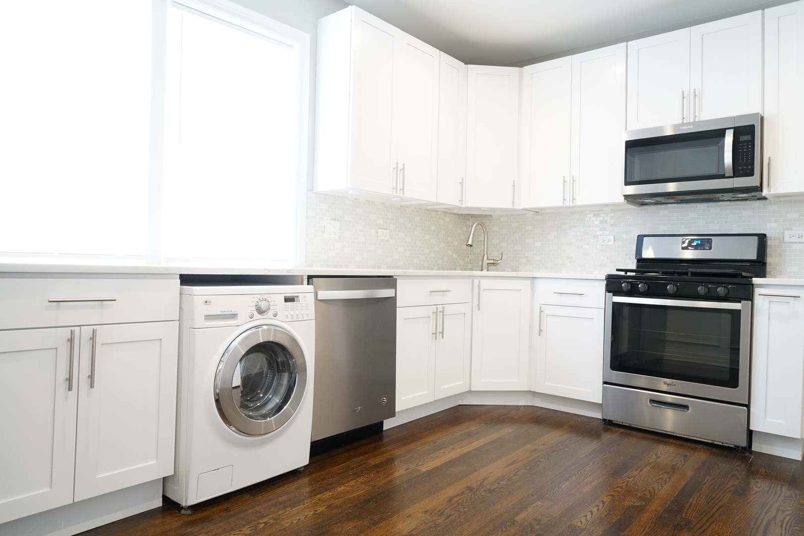 2957 N Avers Avenue Unit: 2F