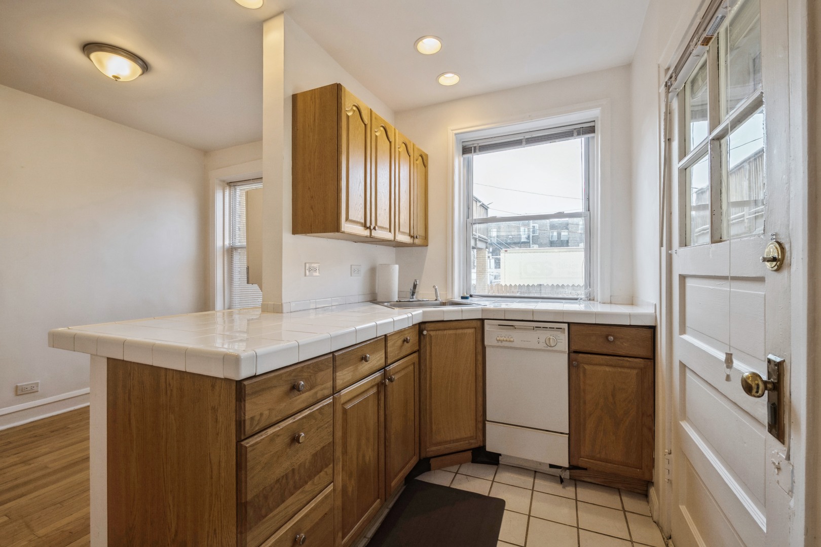 4005 W Nelson Street Unit: 5A