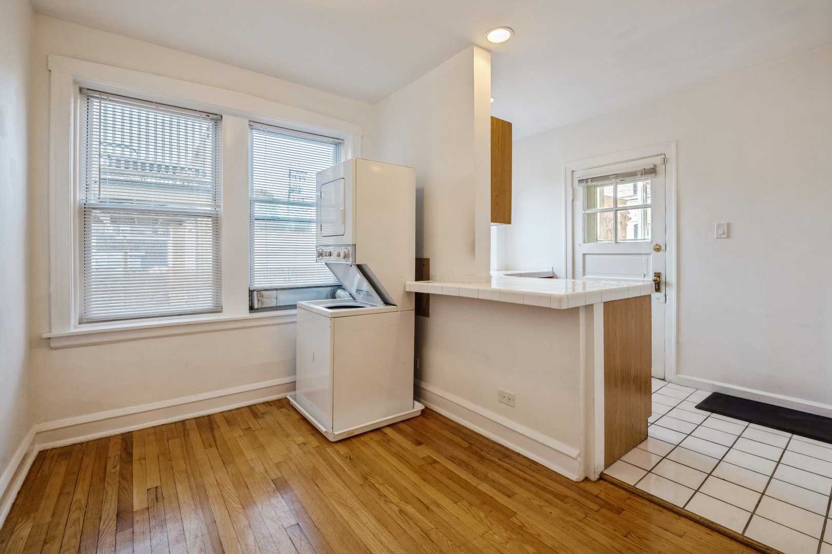 4005 W Nelson Street Unit: 5A