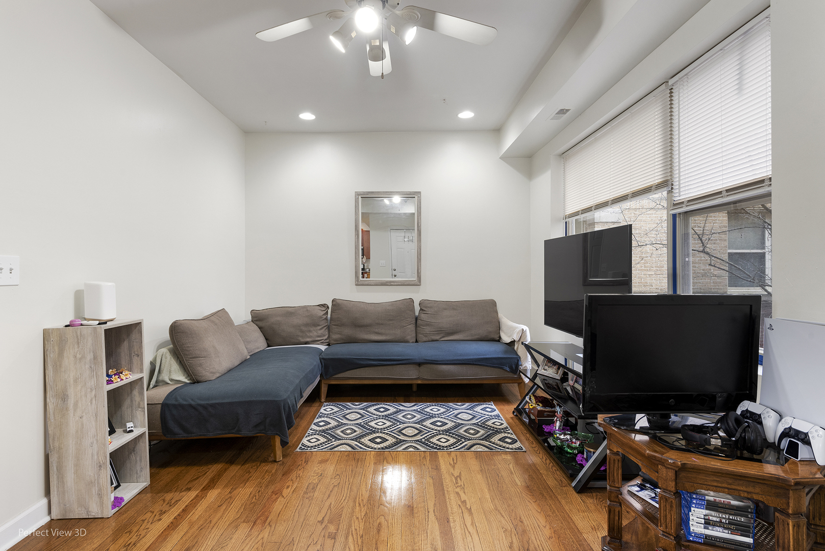4853 N Harding Avenue Unit: 1