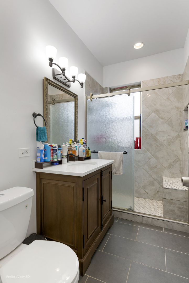 4853 N Harding Avenue Unit: 1