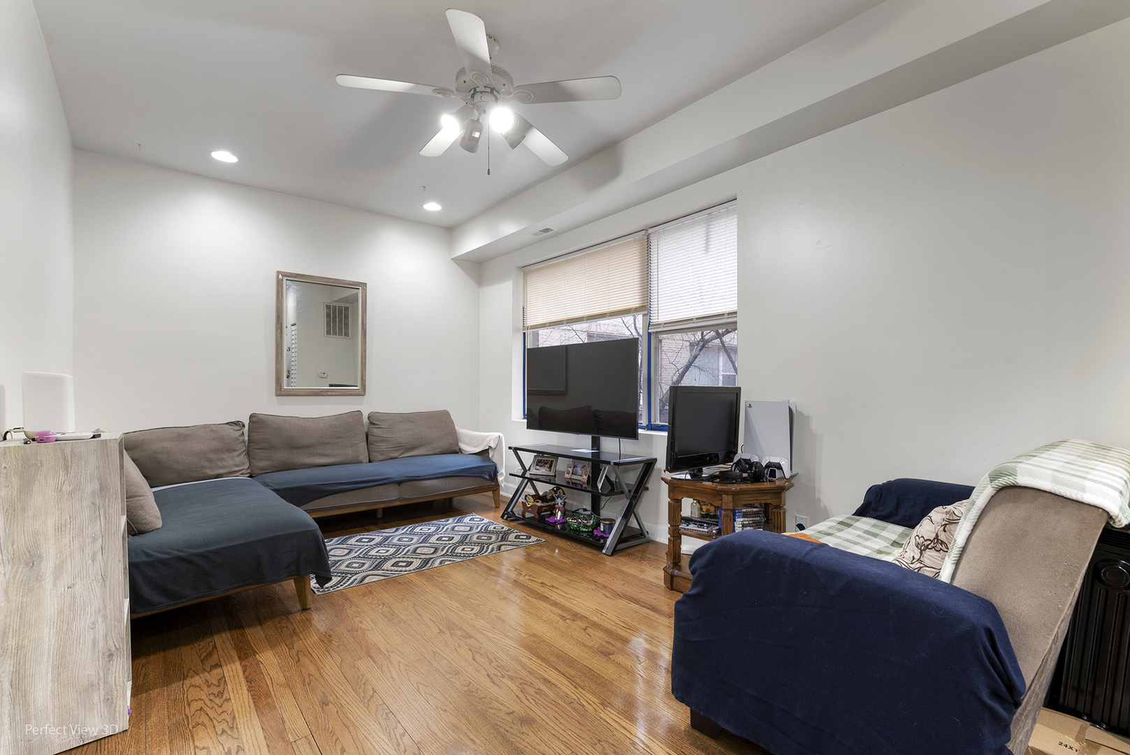 4853 N Harding Avenue Unit: 1