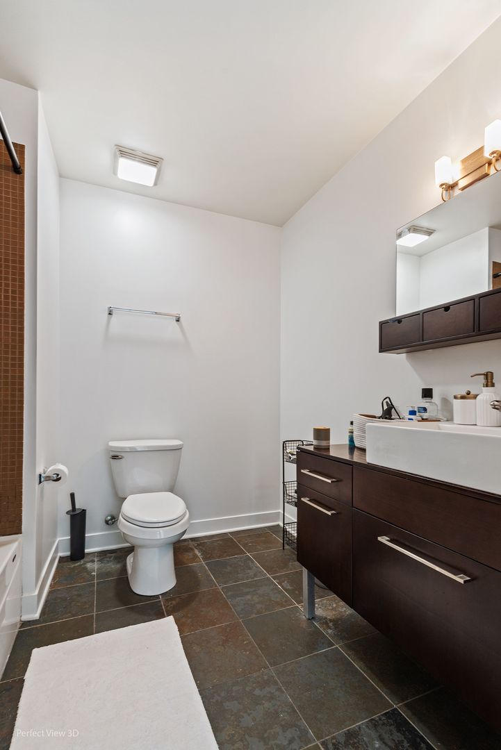 660 W Wayman Street Unit: 607B