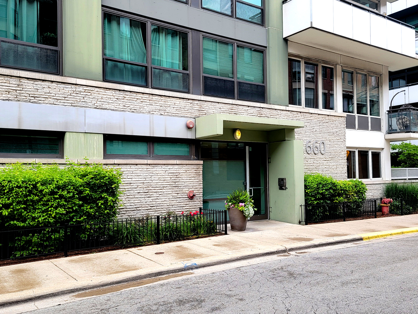 660 W Wayman Street Unit: 607B