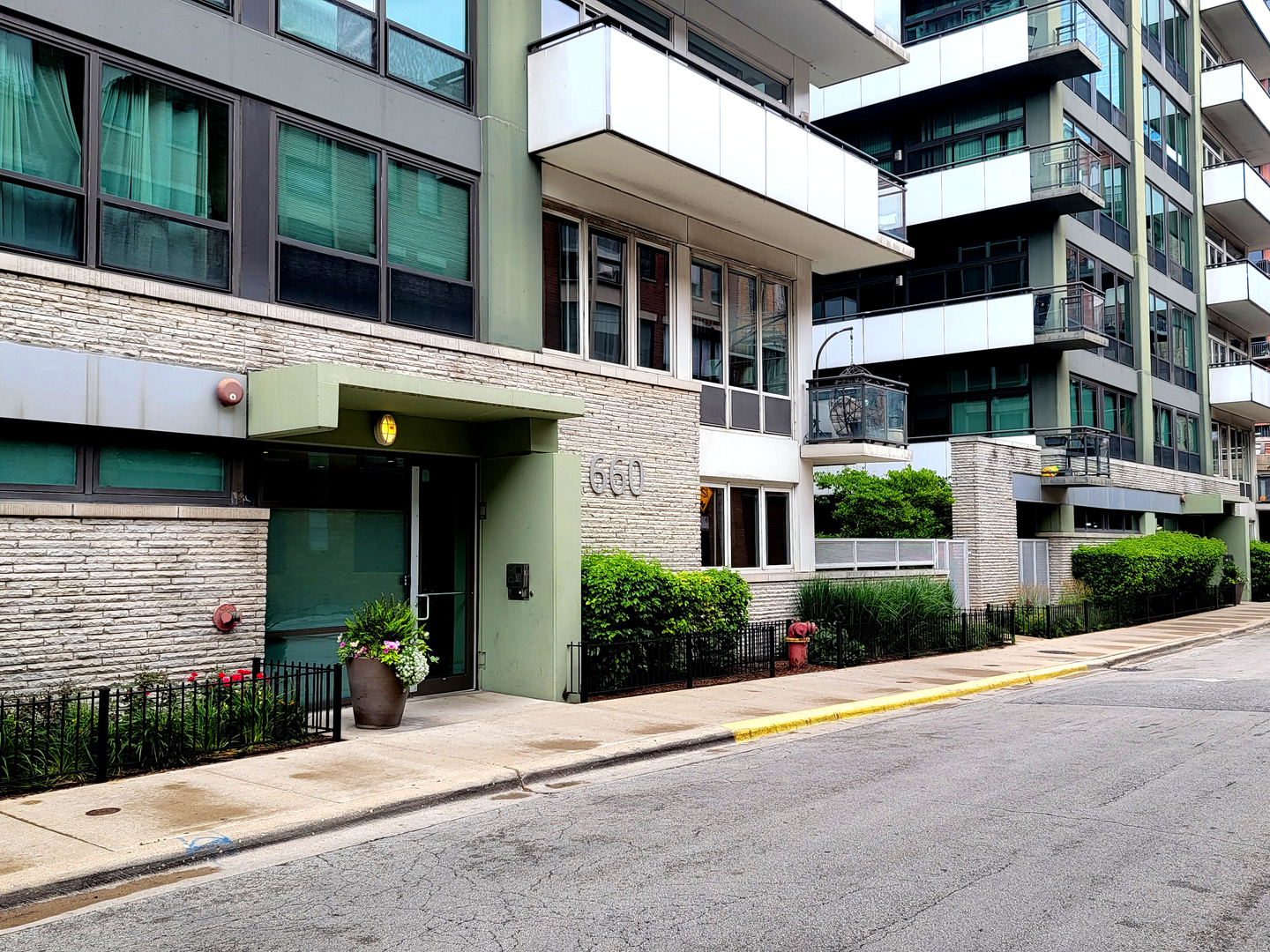 660 W Wayman Street Unit: 607B