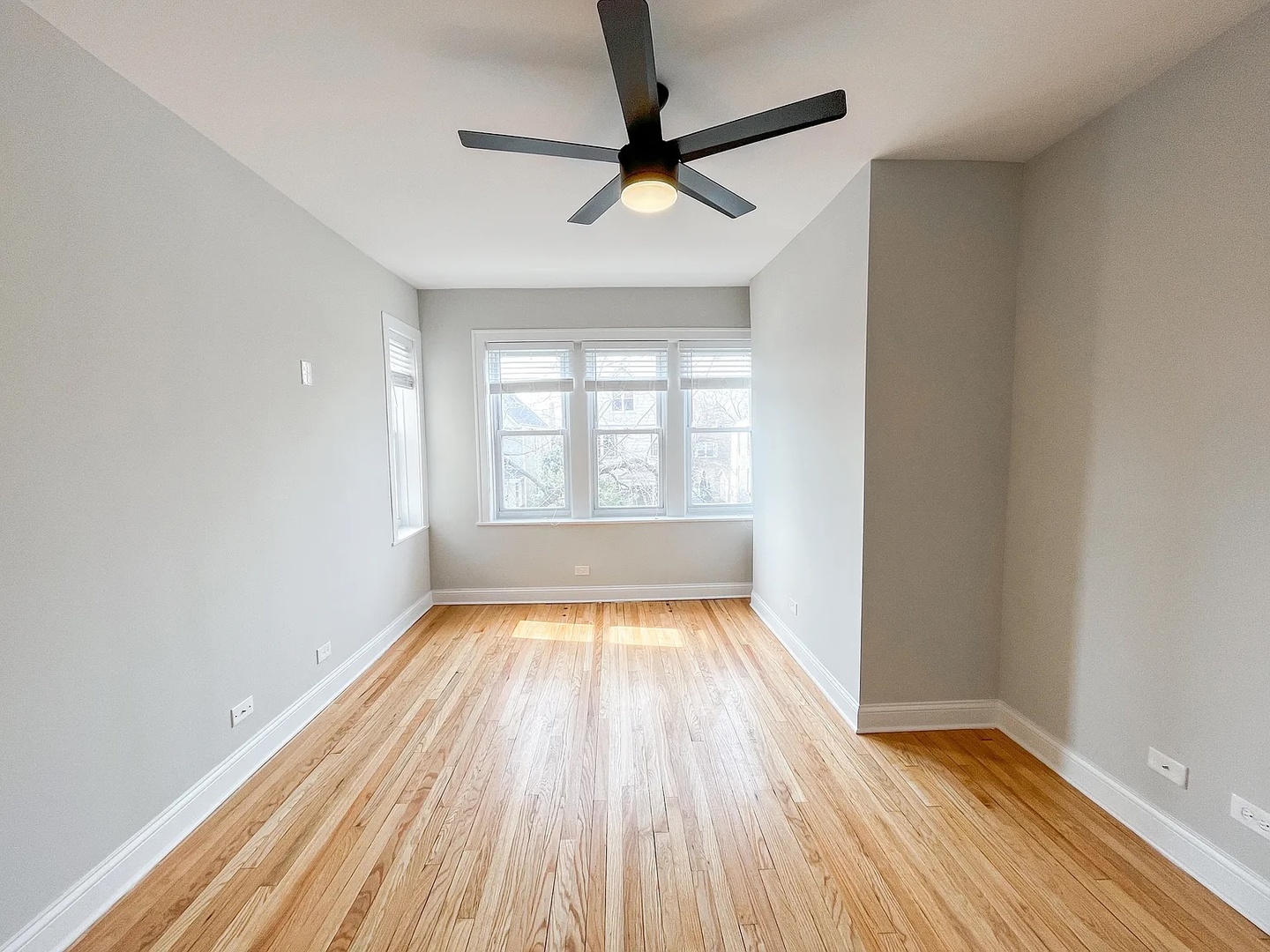 3321 N Karlov Avenue Unit: 2W