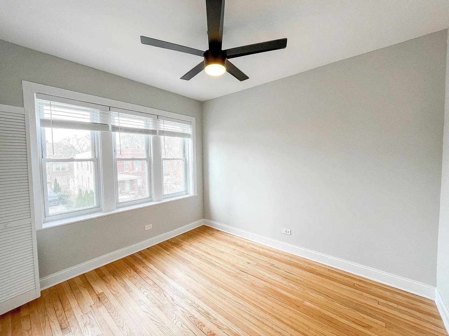 3321 N Karlov Avenue Unit: 2W