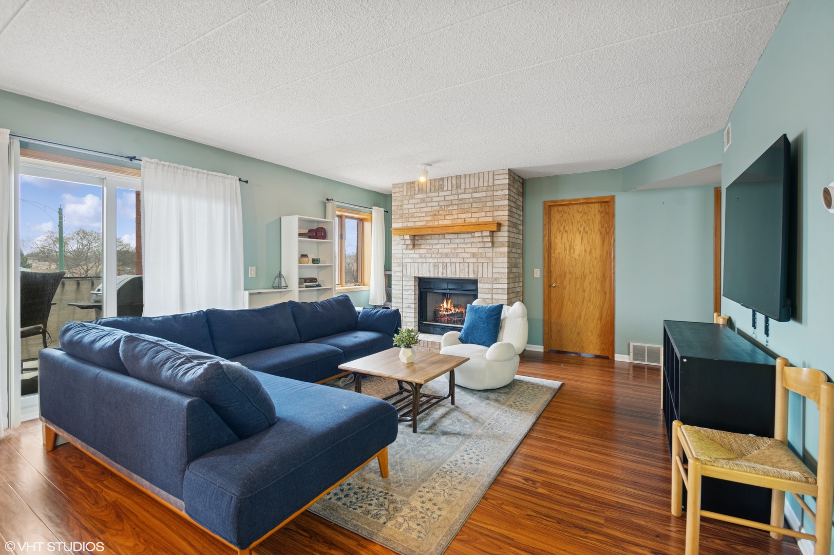 6320 W Higgins Avenue Unit: 303