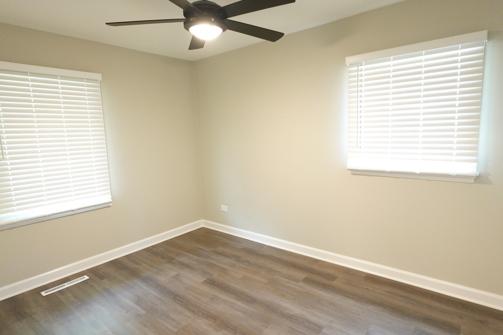 111 W GREEN MEADOWS Boulevard