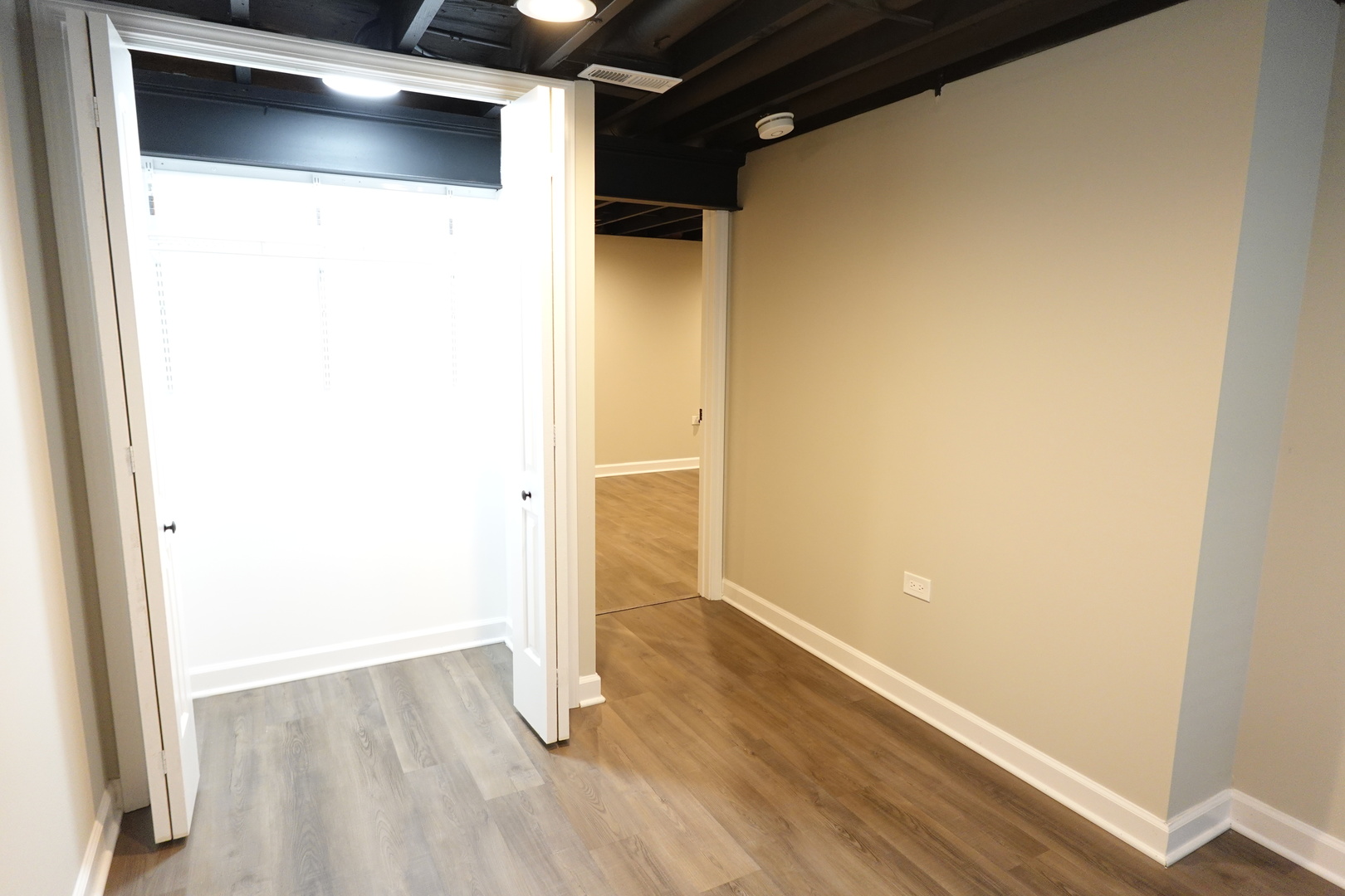 111 W GREEN MEADOWS Boulevard