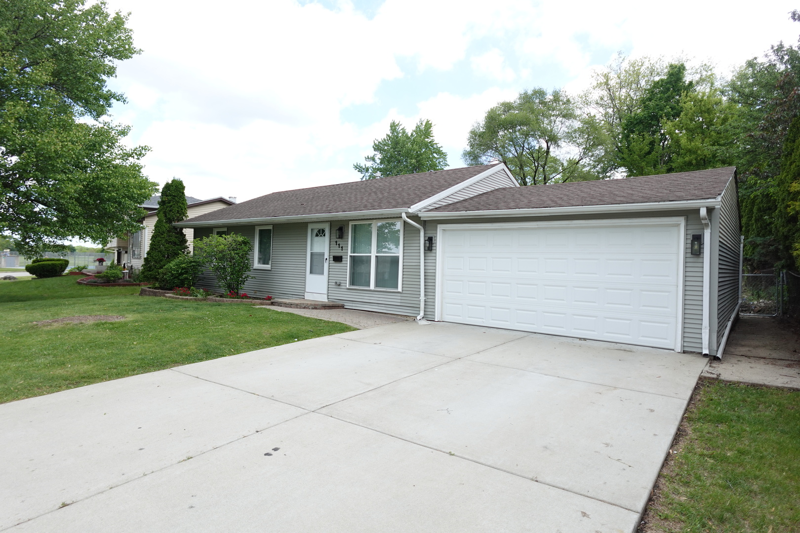 111 W GREEN MEADOWS Boulevard