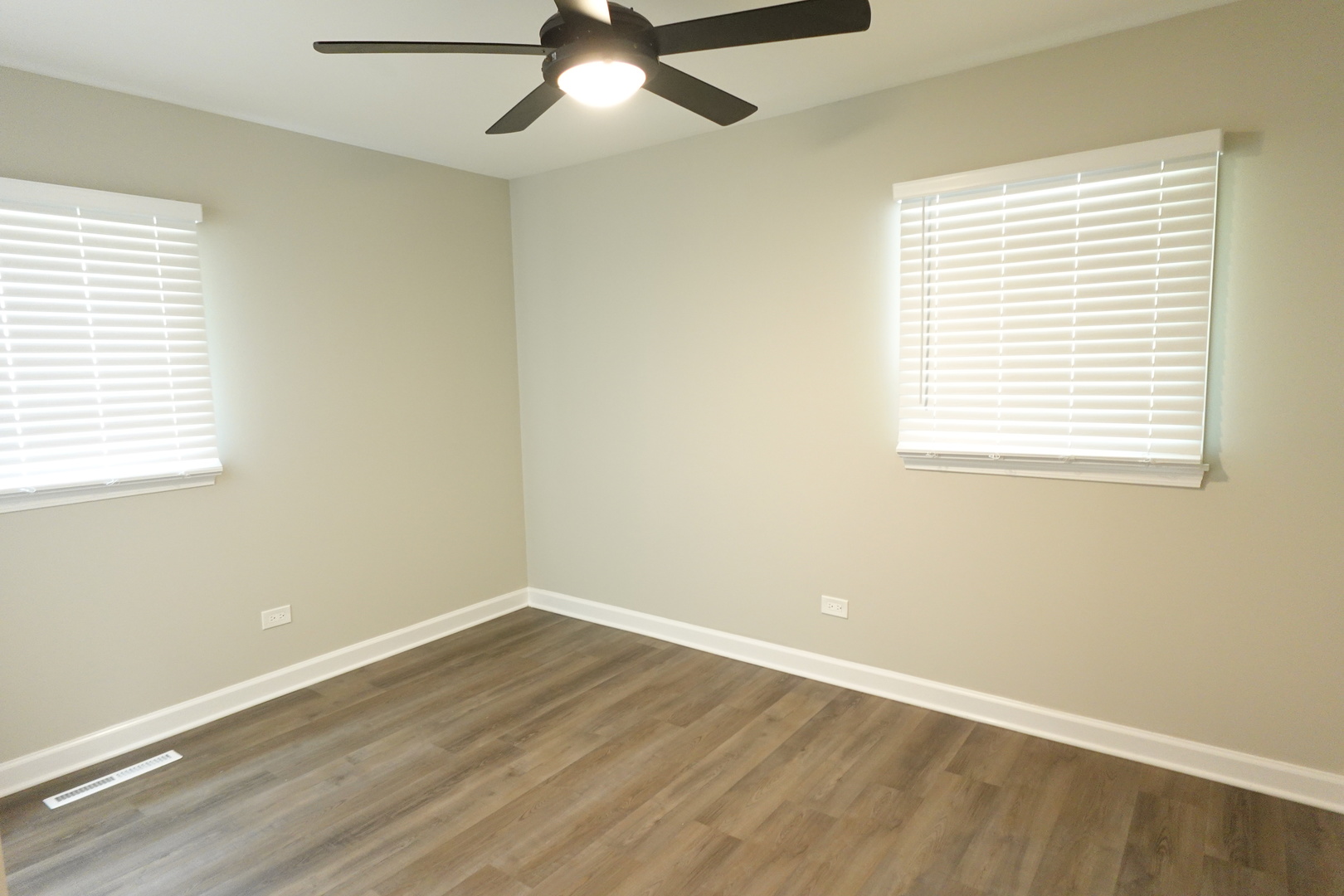 111 W GREEN MEADOWS Boulevard