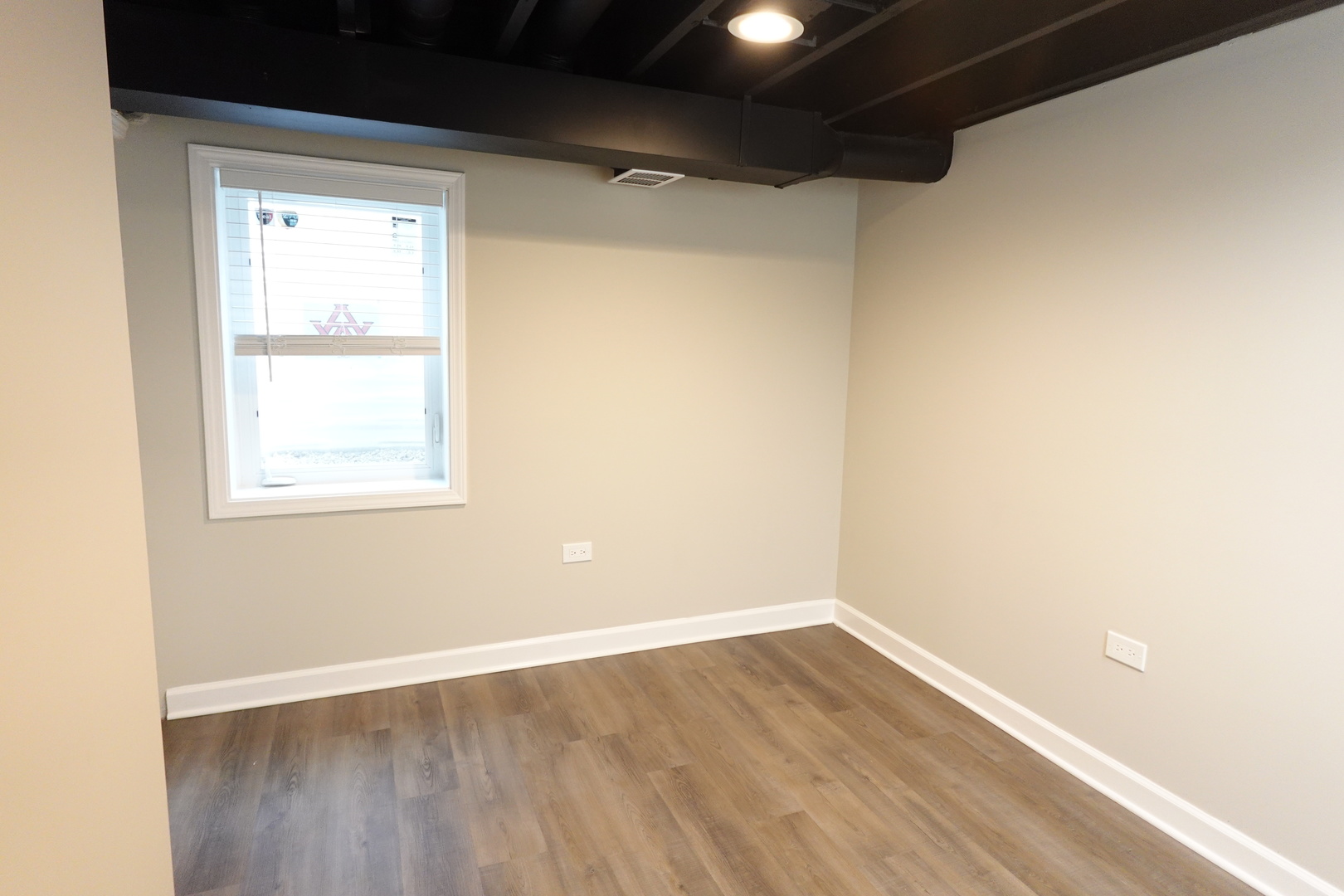111 W GREEN MEADOWS Boulevard
