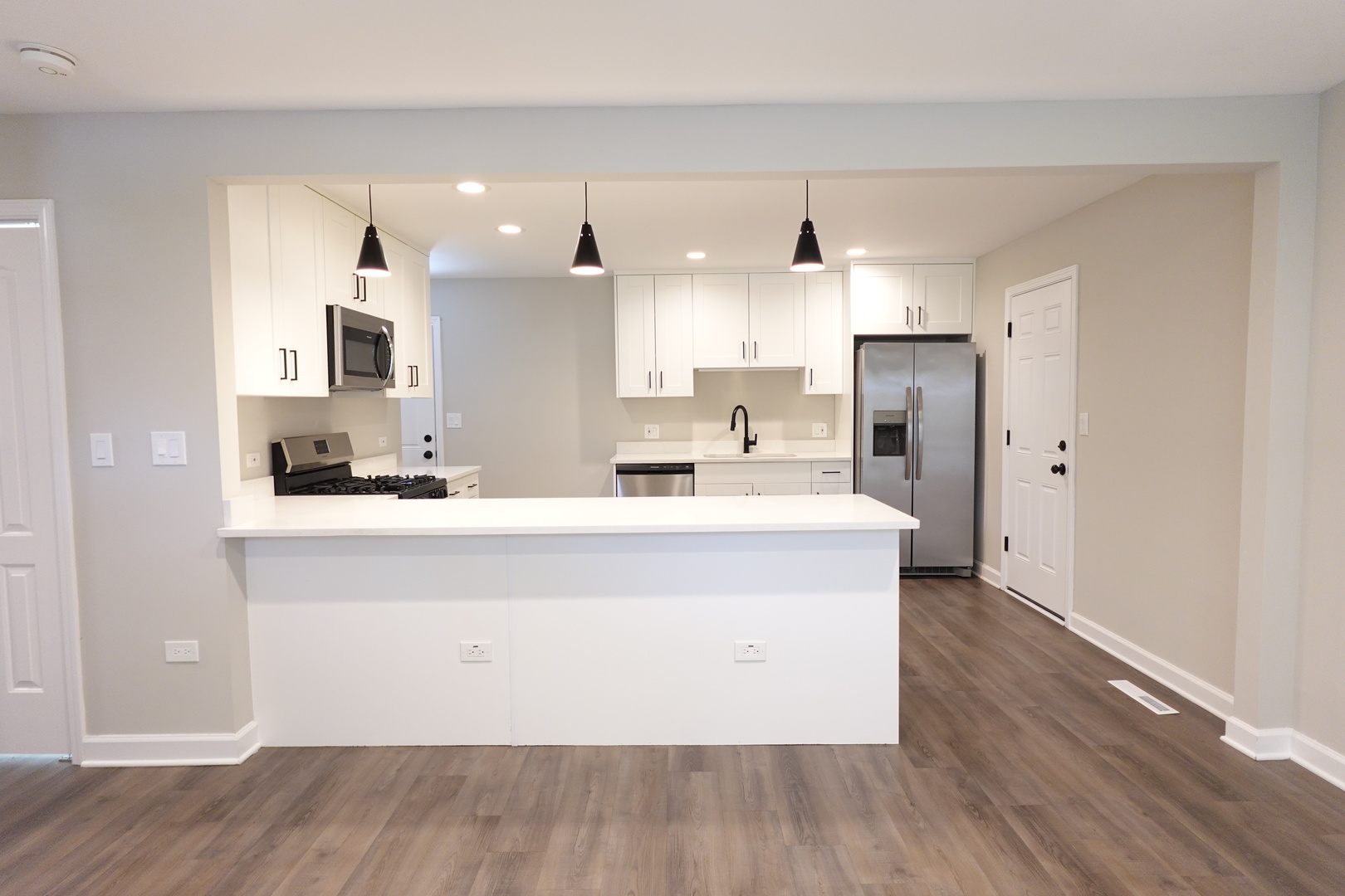 111 W GREEN MEADOWS Boulevard