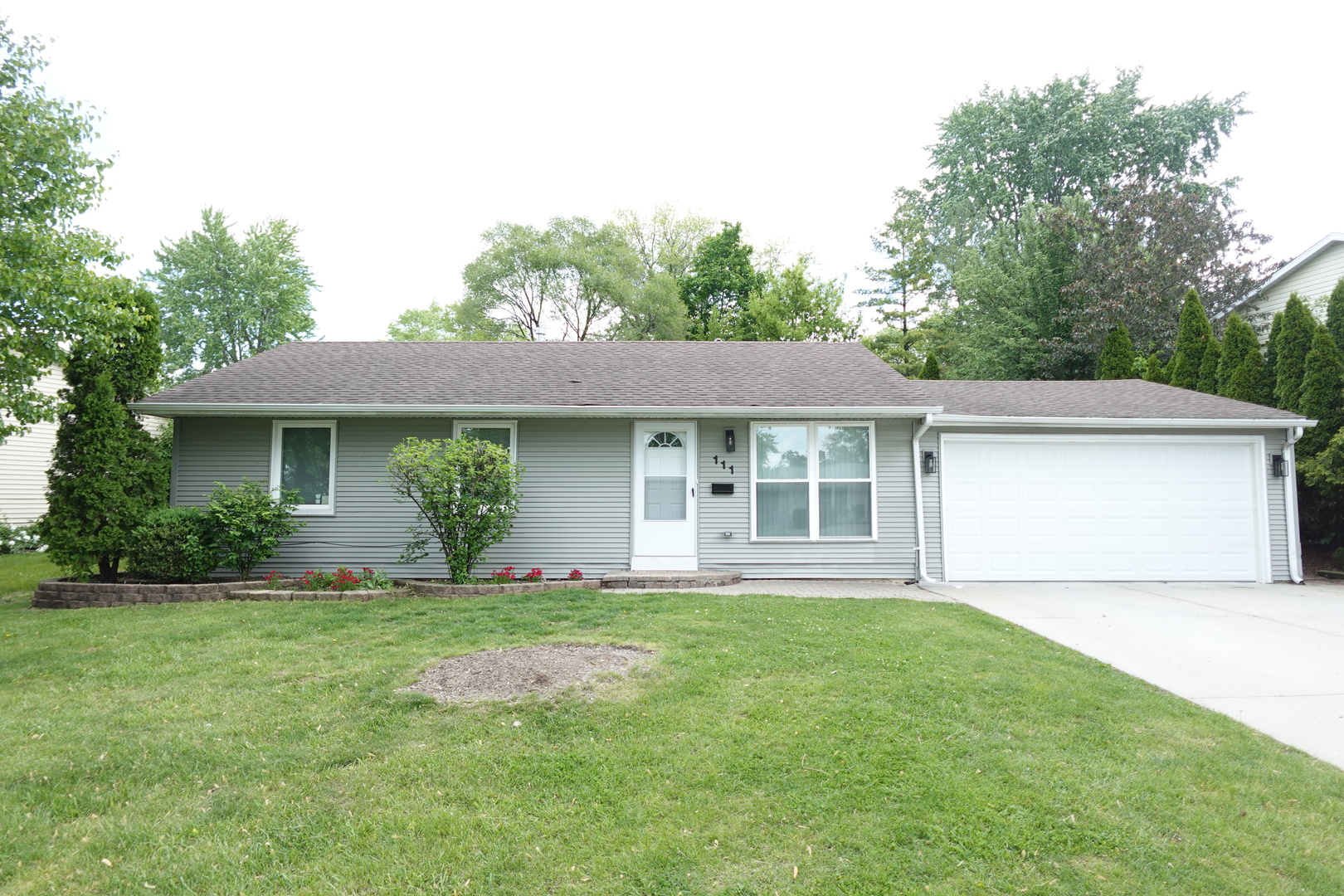 111 W GREEN MEADOWS Boulevard