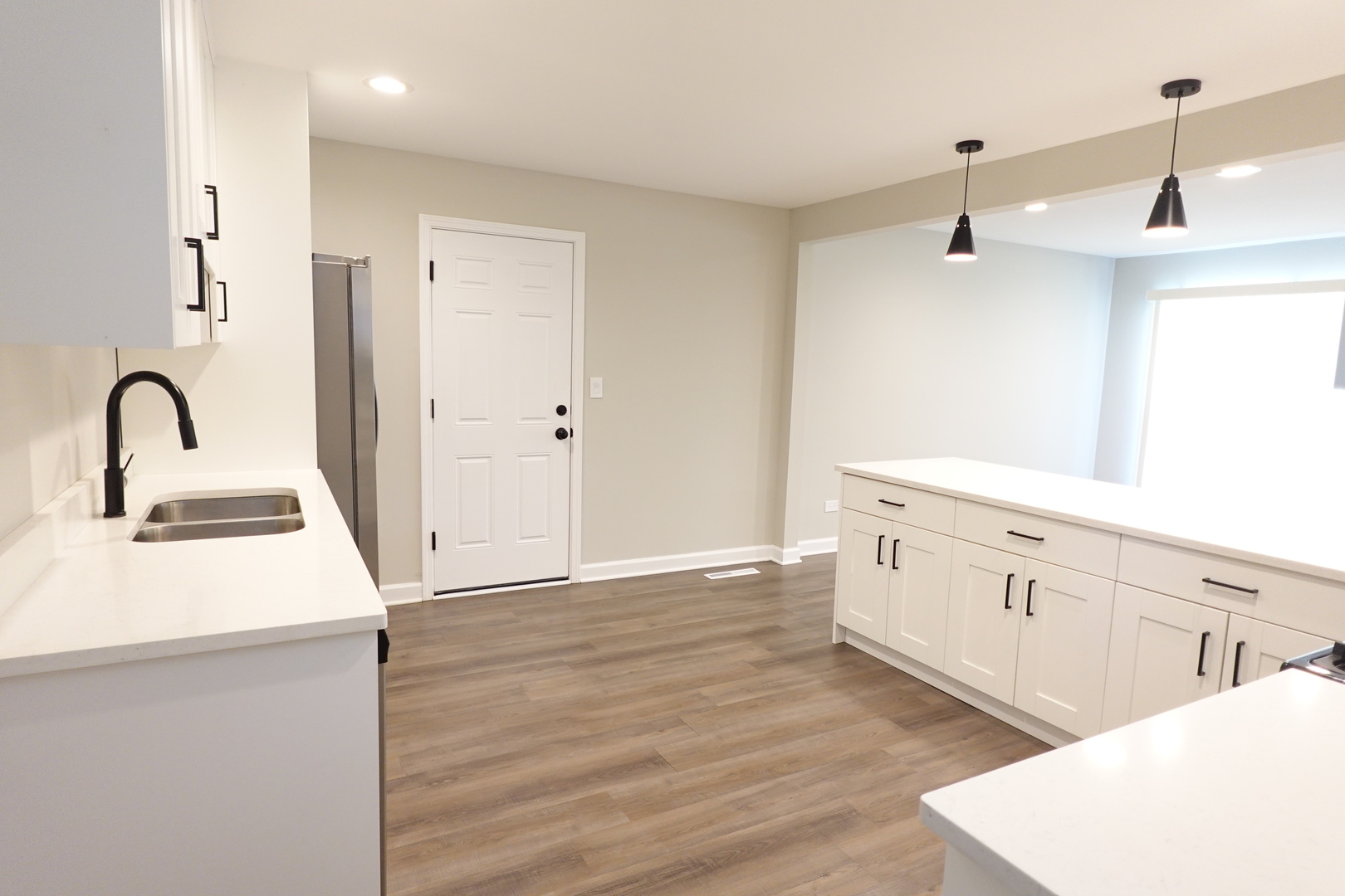 111 W GREEN MEADOWS Boulevard