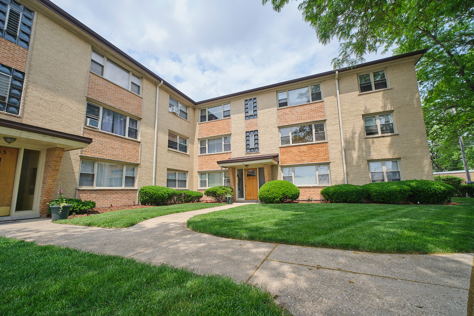 6101 N Elston Avenue Unit: 3E