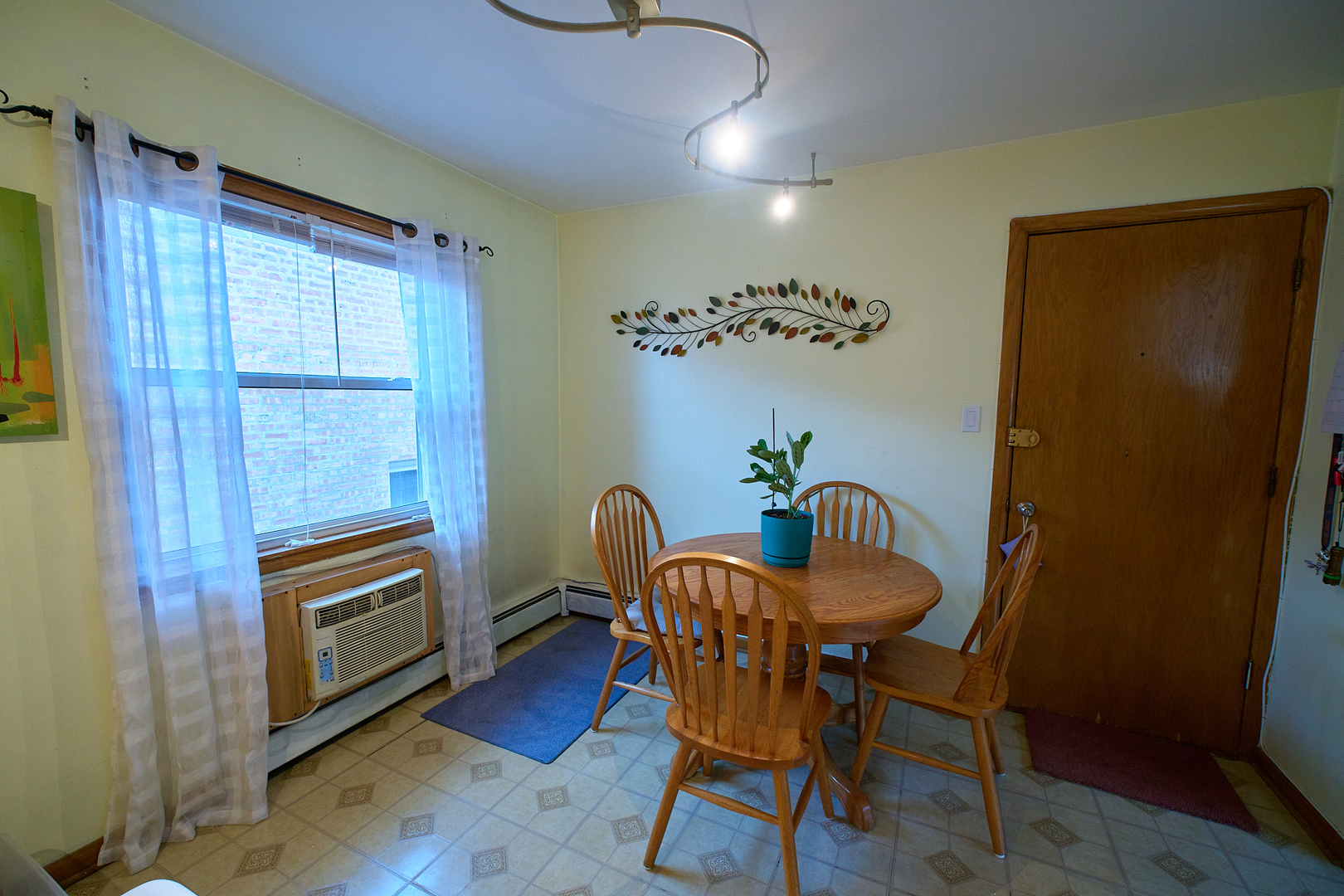 4444 N Central Avenue Unit: 2W