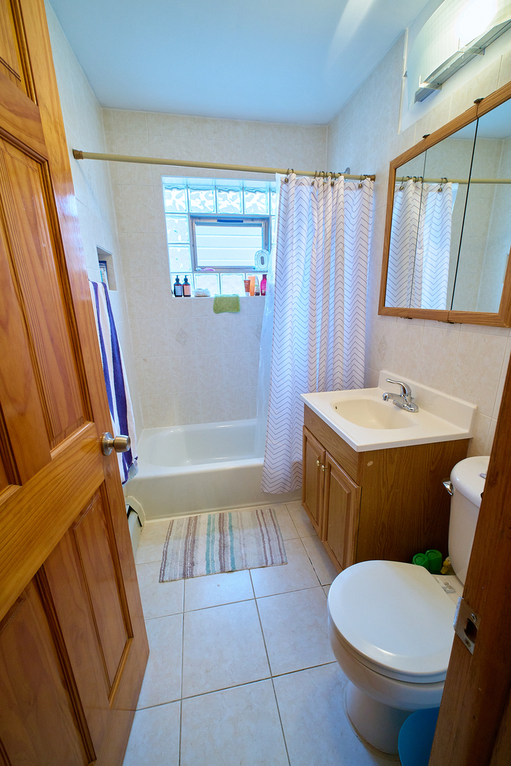 4444 N Central Avenue Unit: 2W
