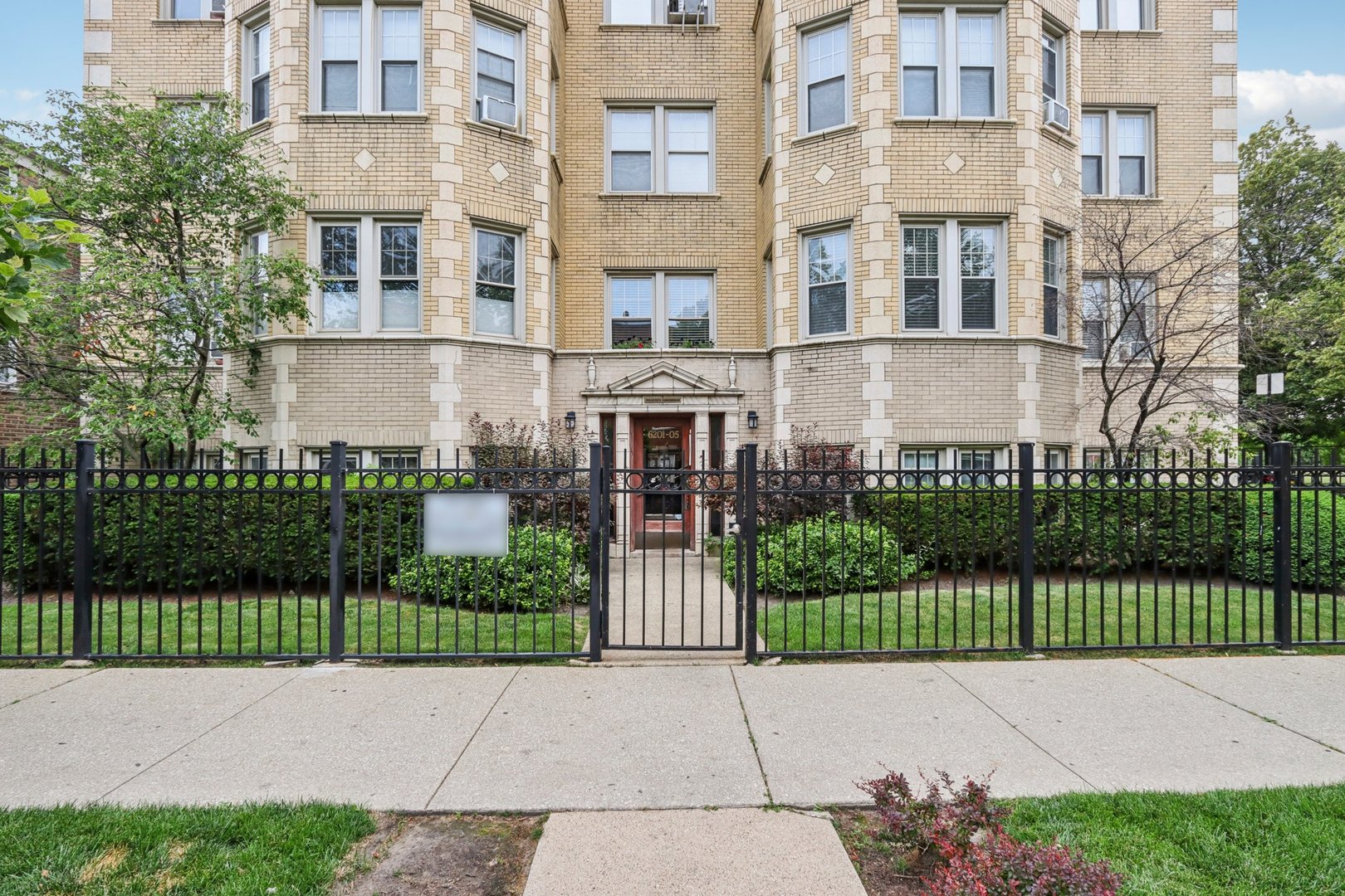 6203 N Oakley Street Unit: 3