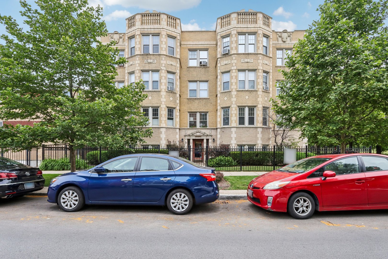 6203 N Oakley Street Unit: 3