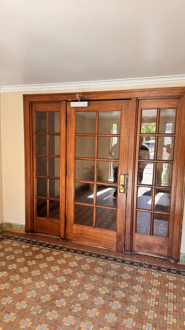 6203 N Oakley Street Unit: 3