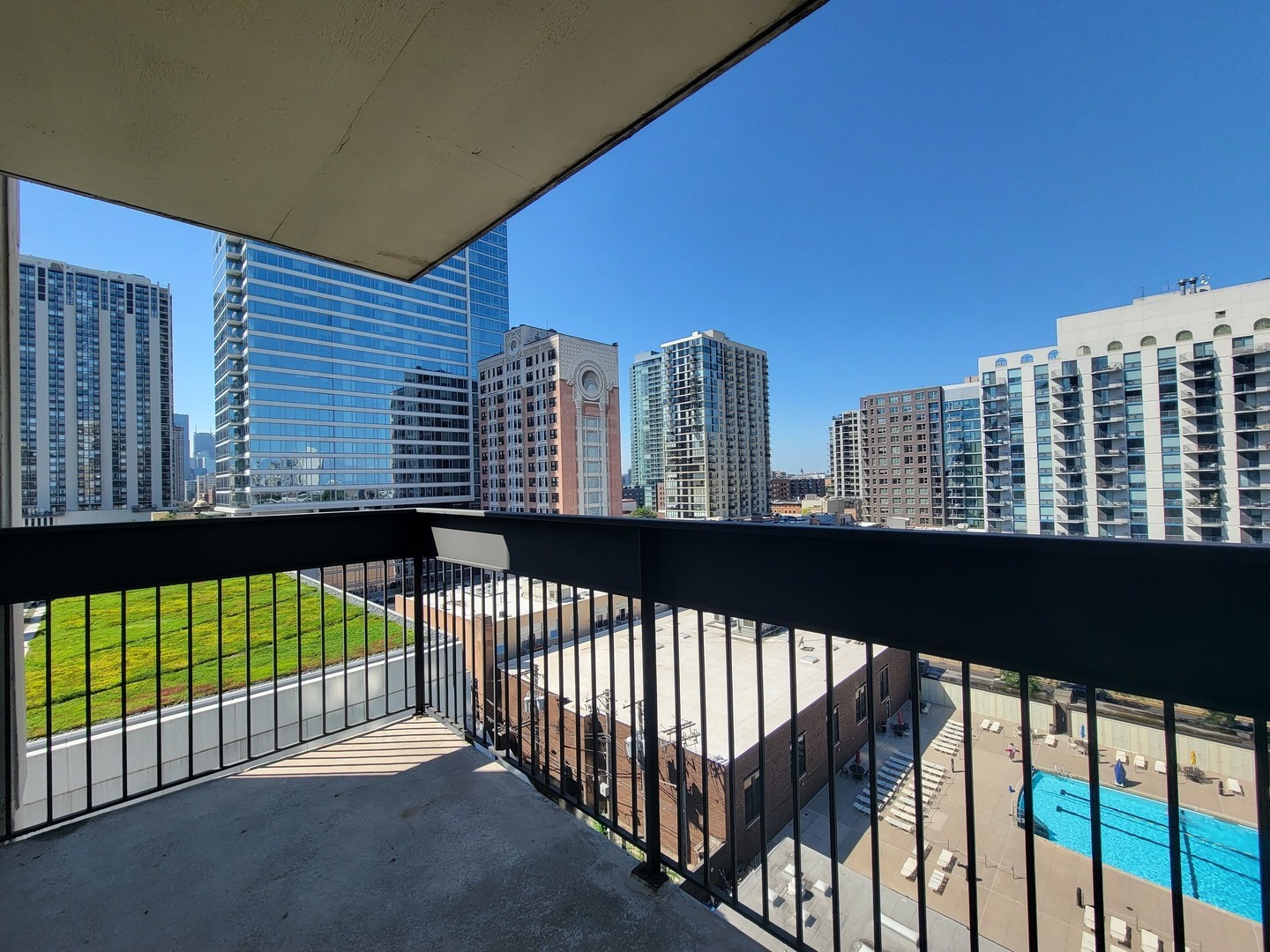 1255 N Sandburg Terrace Unit: 1001