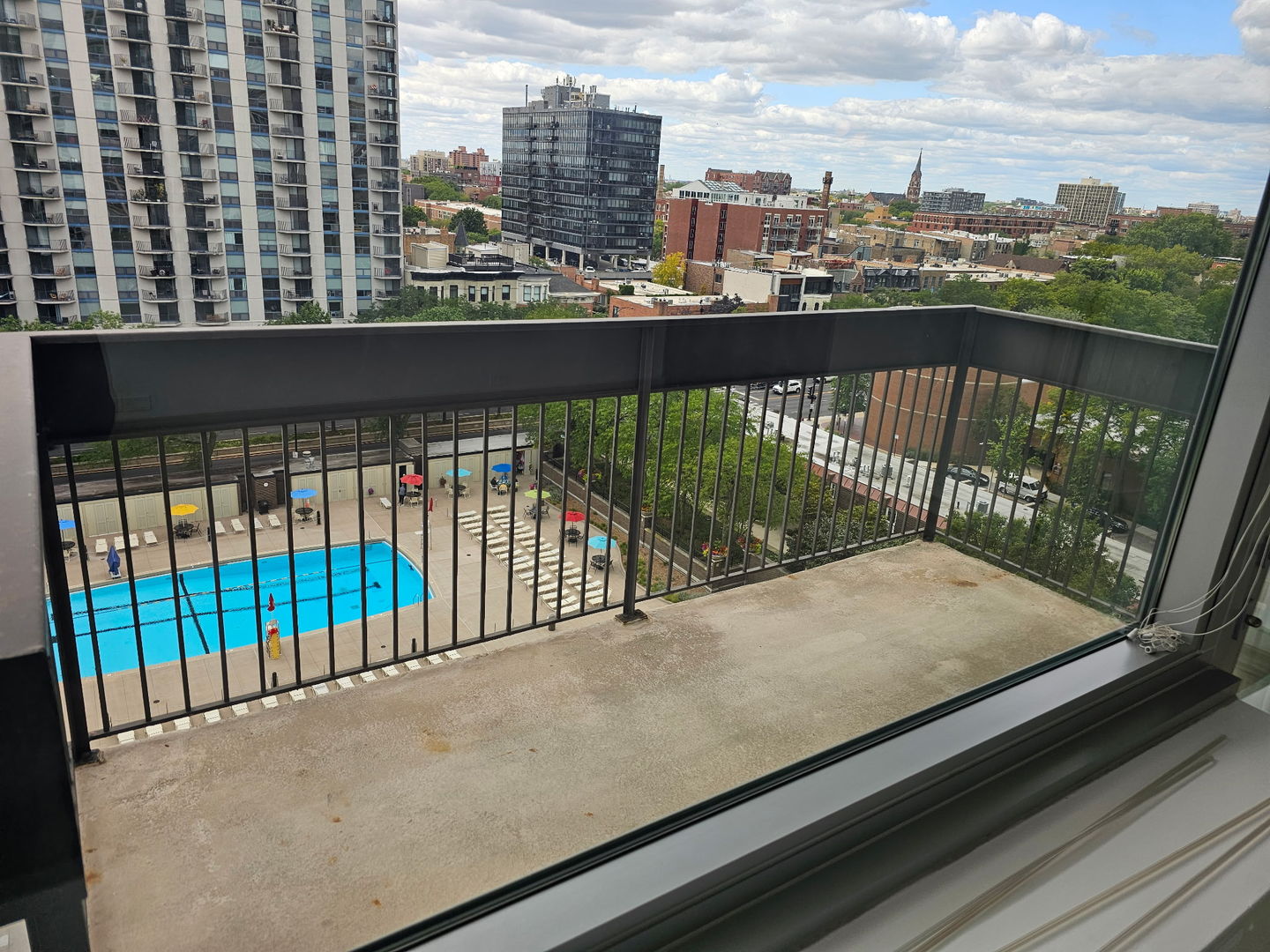 1255 N Sandburg Terrace Unit: 1001