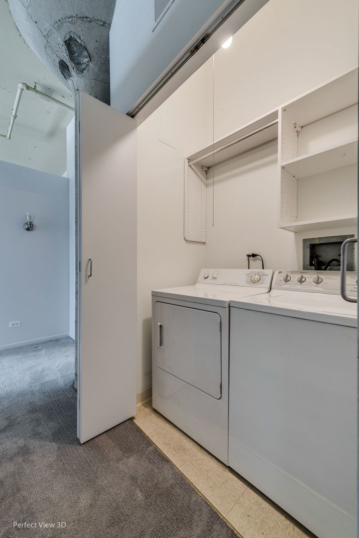 130 S Canal Street Unit: 417