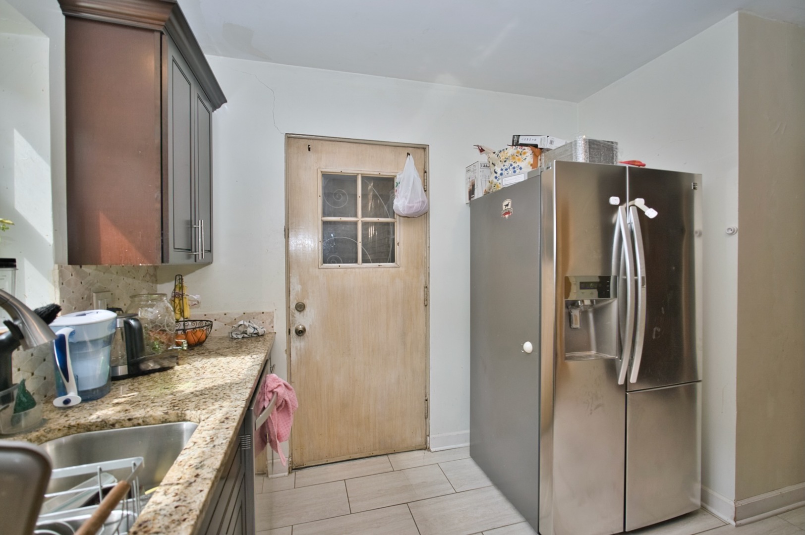 2535 W Glenlake Avenue