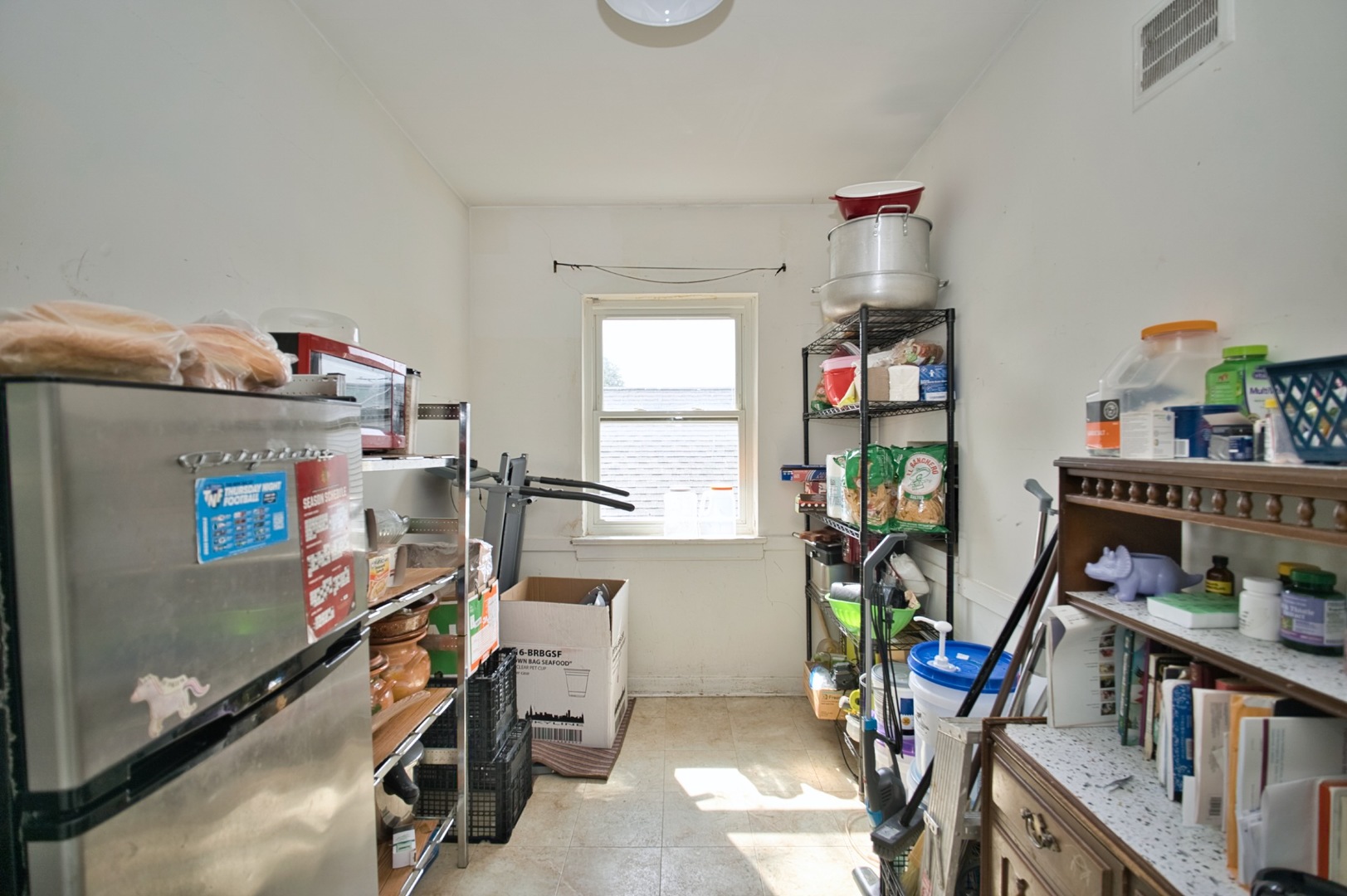 2535 W Glenlake Avenue