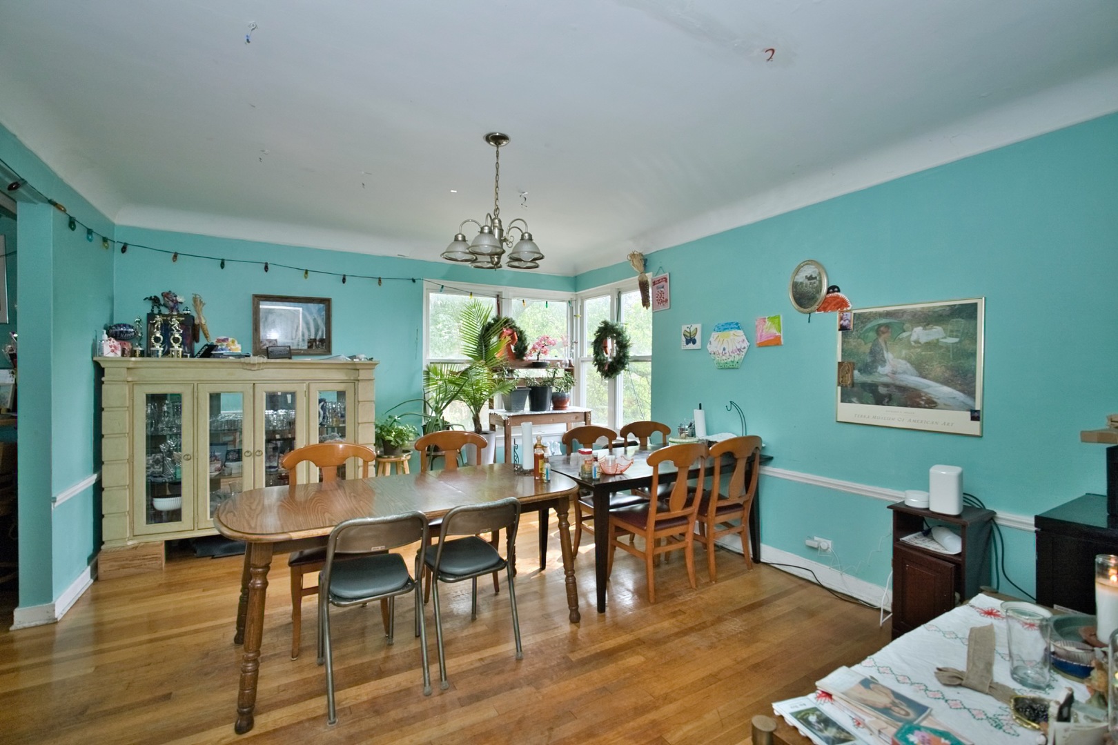 2535 W Glenlake Avenue