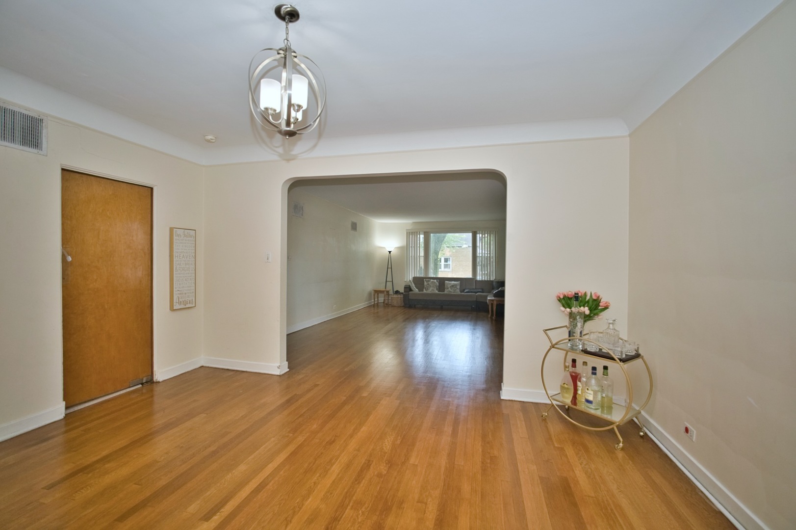 2535 W Glenlake Avenue