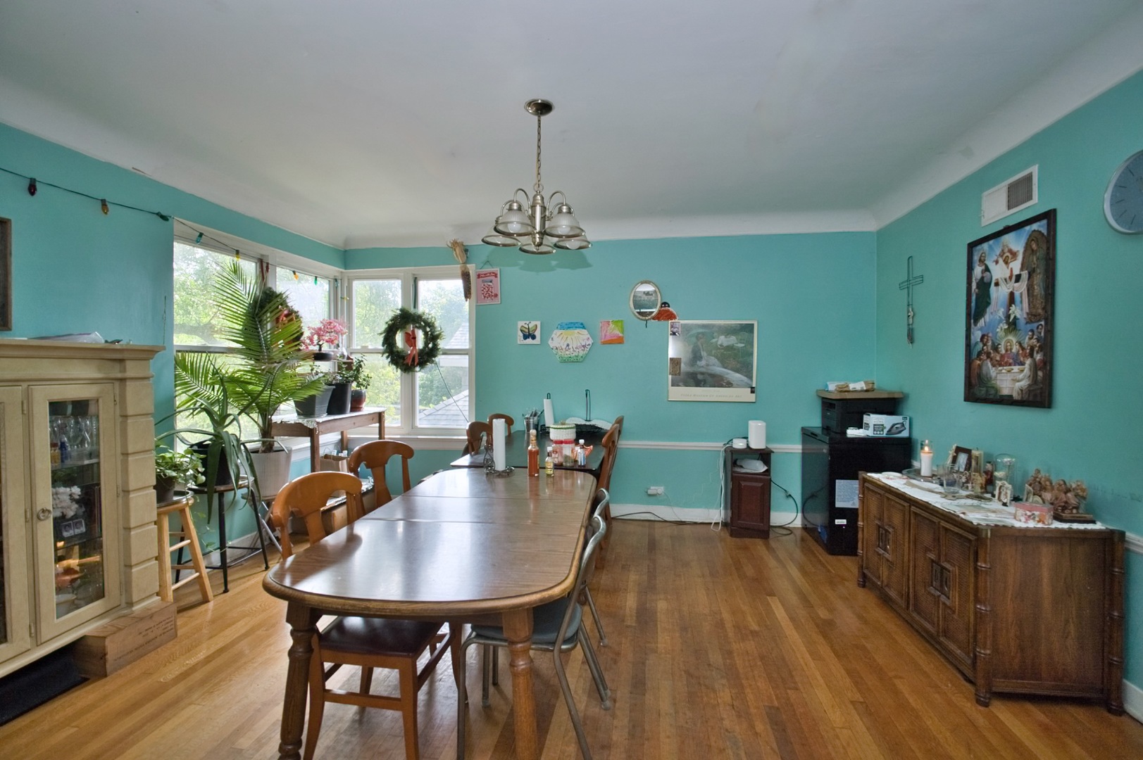 2535 W Glenlake Avenue