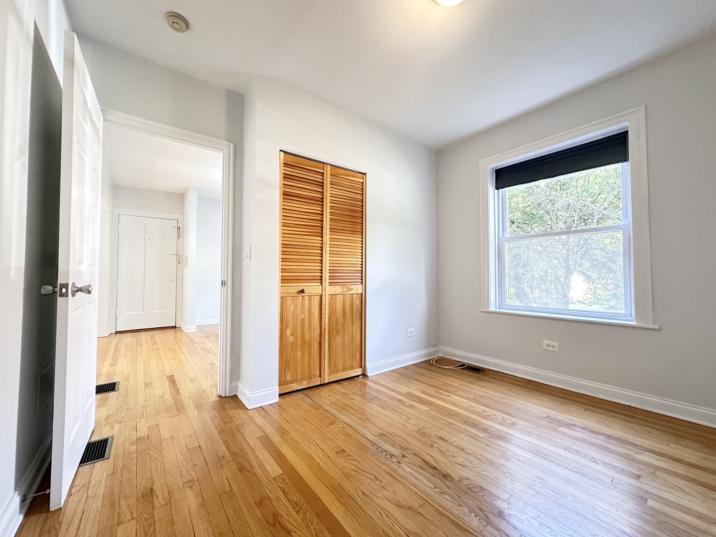 4447 W Sunnyside Avenue Unit: 1