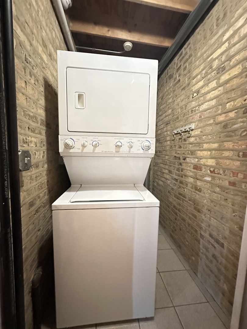 4447 W Sunnyside Avenue Unit: 1